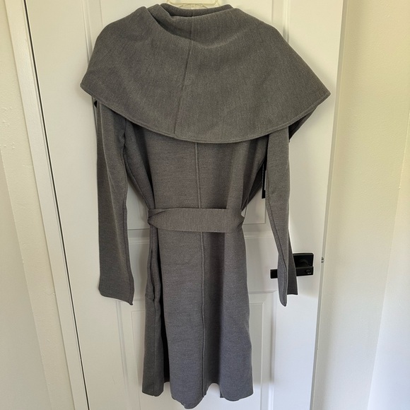 Guess Marciano Manu Grey Wrap Cape Shawl Sweater Coat Size L XL - Picture 4 of 8